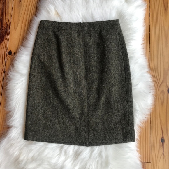 J. Crew Dresses & Skirts - J. Crew Wool Pencil Skirt Green Size 2 J. Crew Dresses & Skirts - J. Crew Wool Pencil Skirt Green Size 2